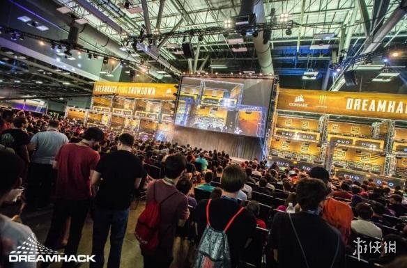 门的极力追 门的极力追